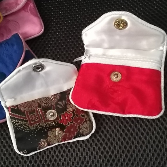 Silky pouches( pls buy in bundled item) - Picture 4 of 4